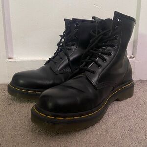 Classic Black Leather 1460 Doc Martens / Dr. Martens